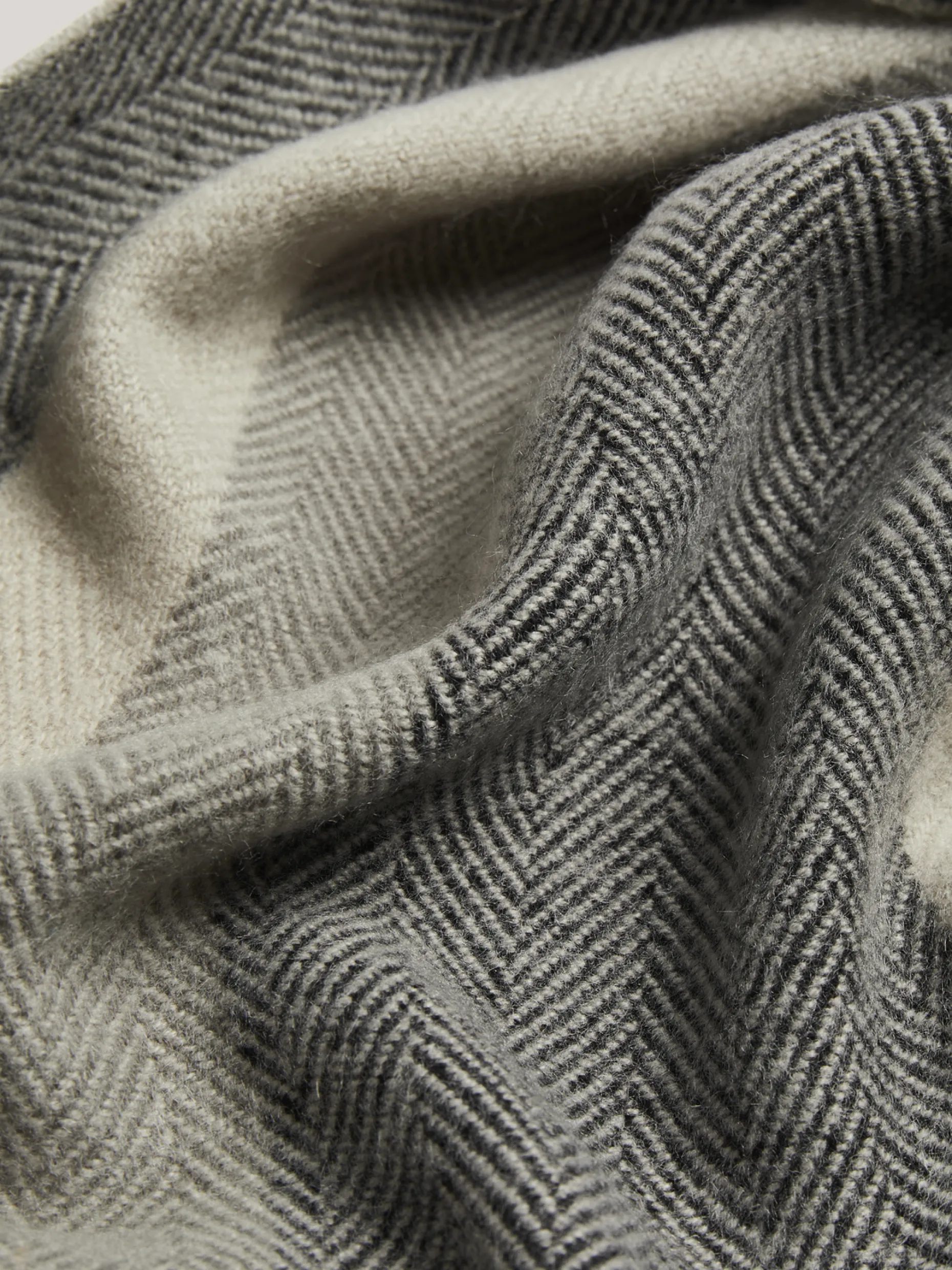 alfredi__striped_scarf_2.webp Alfredi Striped Scarf