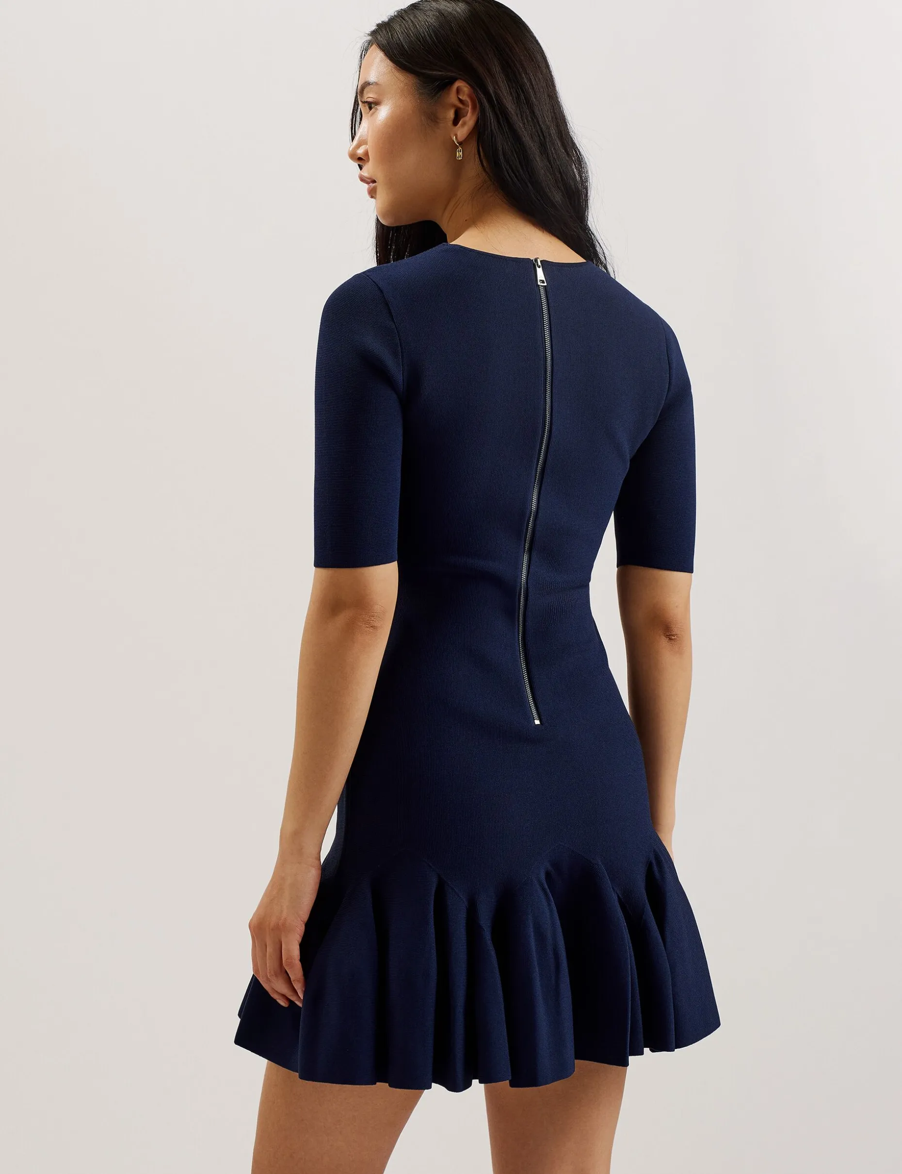 alzann_pleated_hem_knitte_4.webp Alzann Pleated Hem Knitted Bodycon Mini Dress