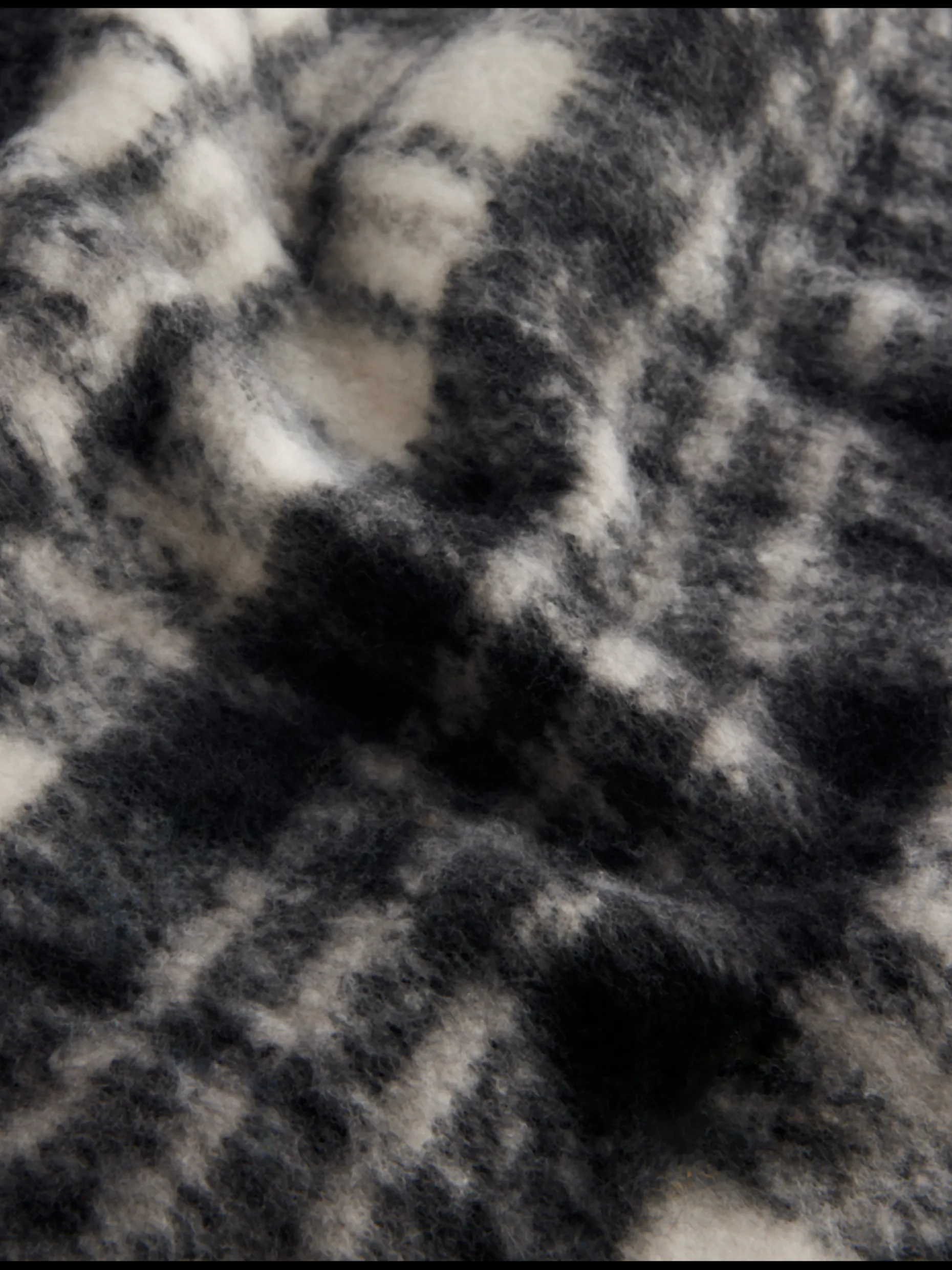 chellis_checked_fringed_e_2.webp Chellis Checked Fringed Edge Woven Scarf