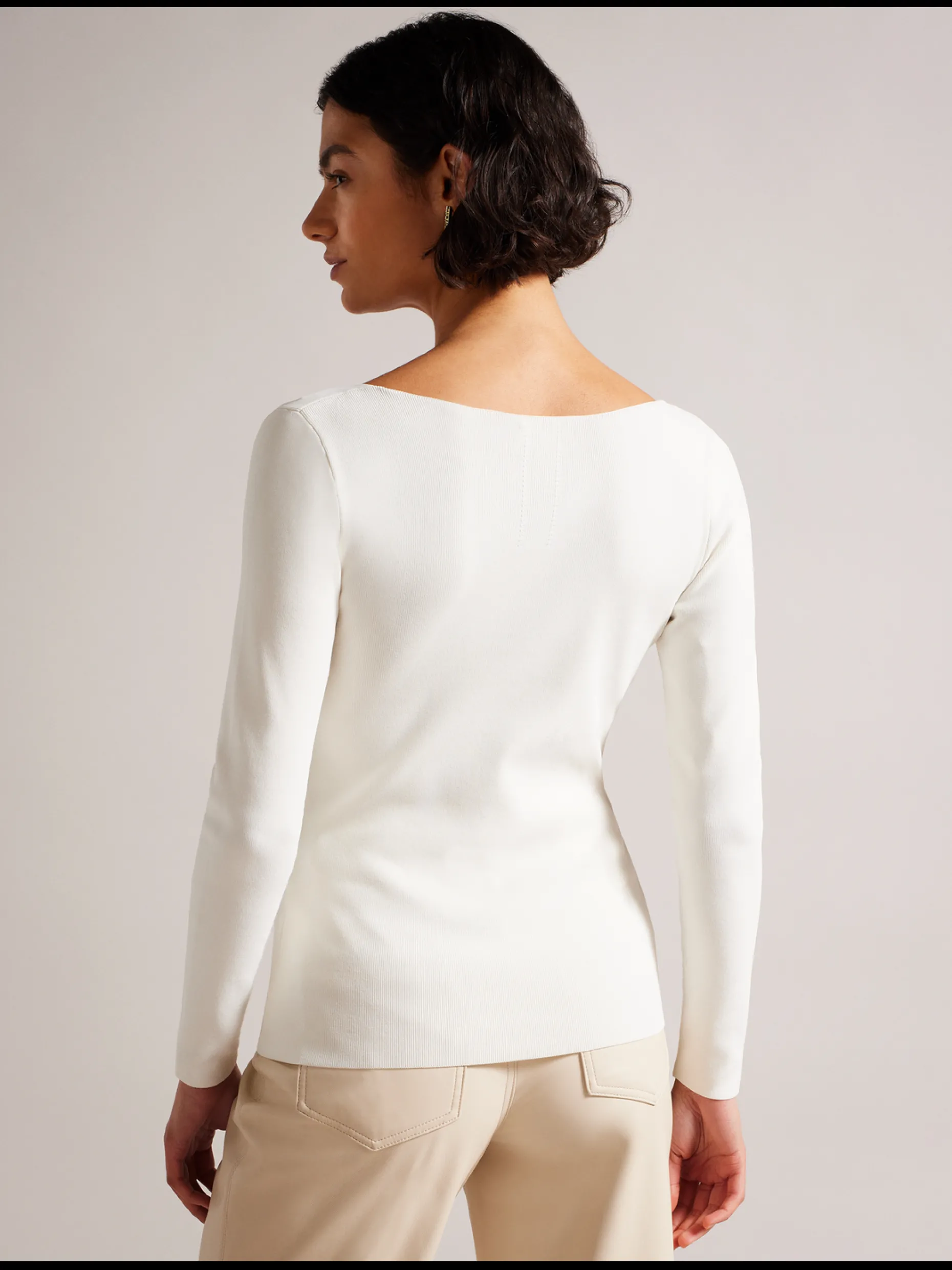 cileste_fitted_vneck_long_6.webp Cileste Fitted V-Neck Long Sleeve Knit Top