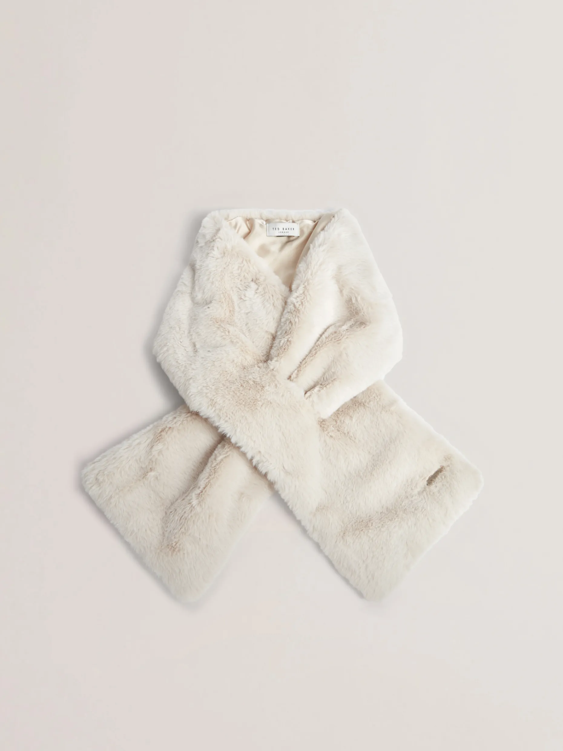 emaaaas_faux_fur_loopthro_2.webp Emaaaas Faux Fur Loop-Through Stole Scarf