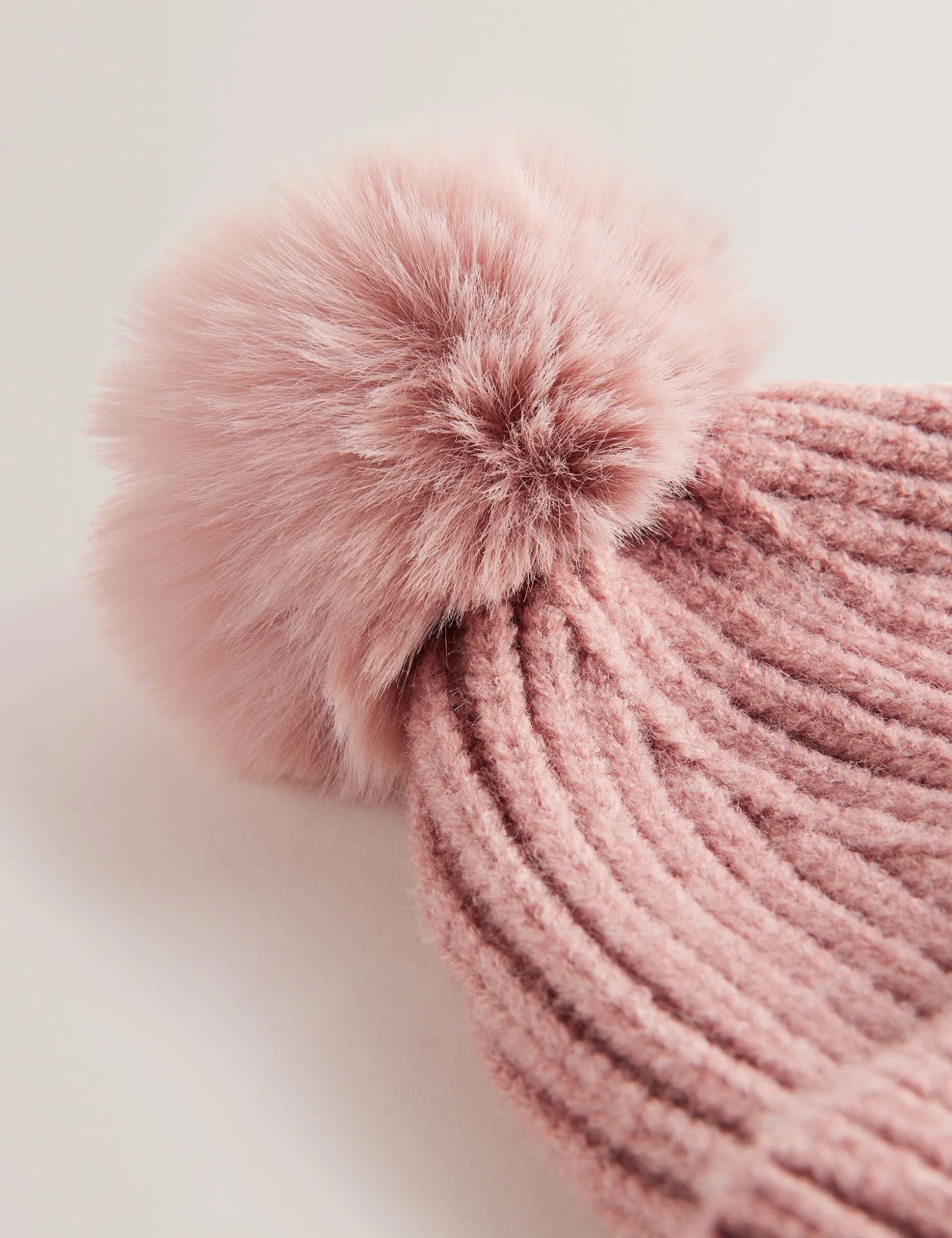 emilyya_ribbed_knit_fluff_2-1.webp Emilyya Ribbed Knit Fluffy Bobble Hat