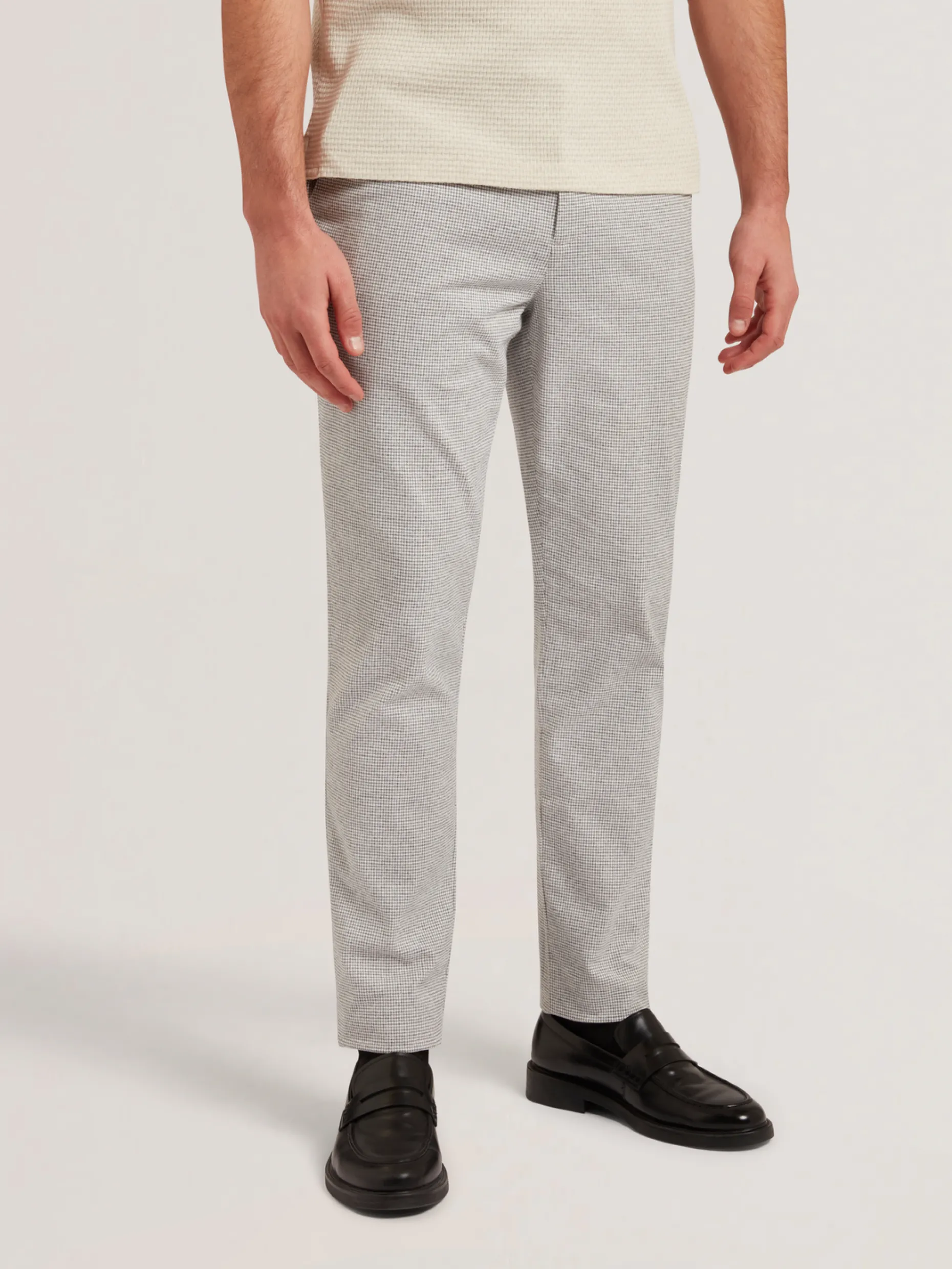 handly_micro_houndstooth__1.webp Handly Micro Houndstooth Slim Fit Trouser