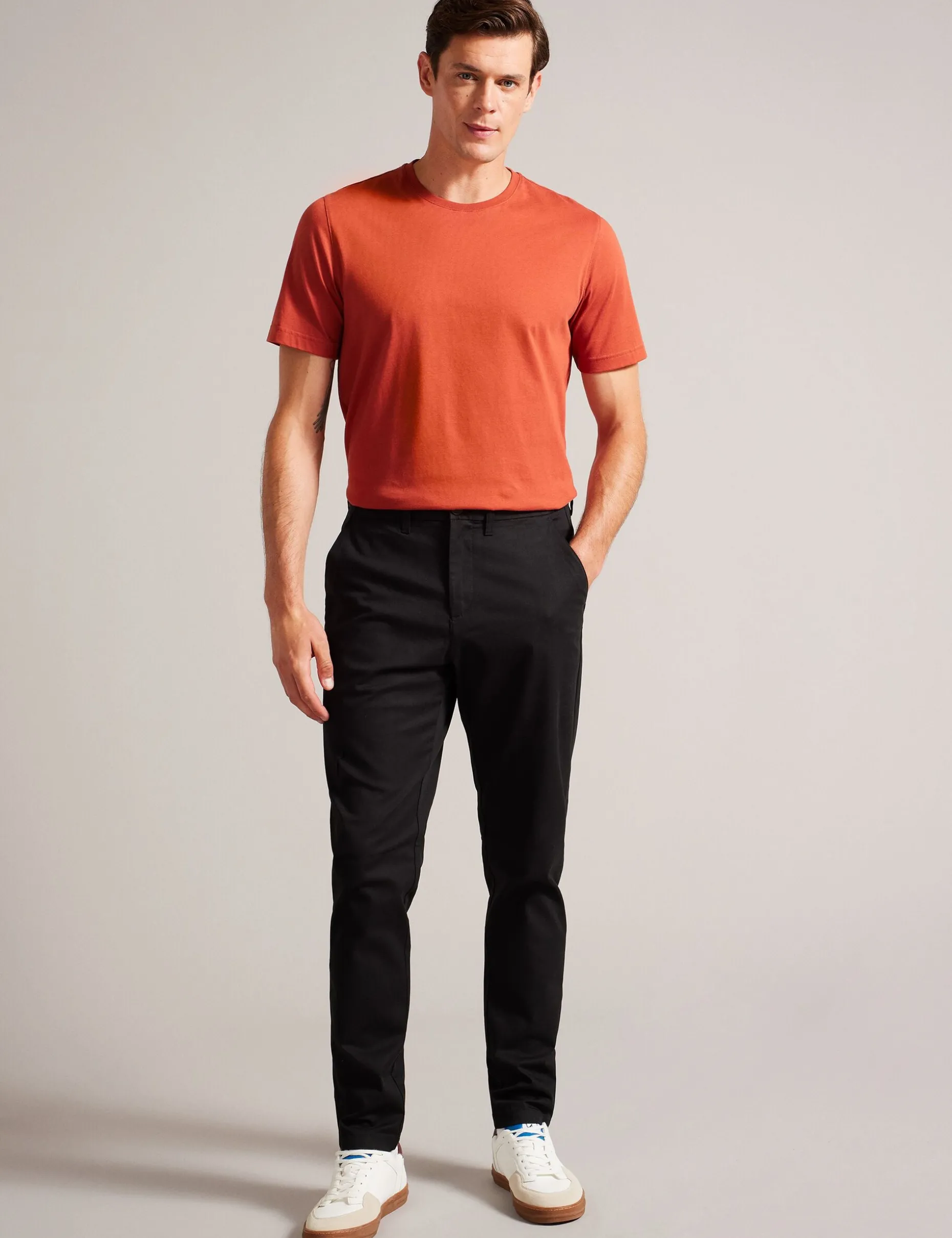 haybrn_regular_fit_textur_0-1.webp Haybrn Regular Fit Textured Chino Trouser