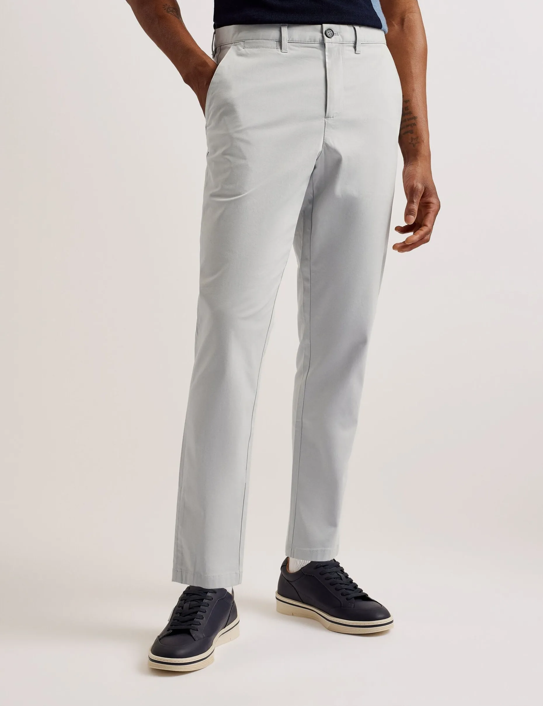 haybrn_regular_fit_textur_1-4.webp Haybrn Regular Fit Textured Chino Trouser