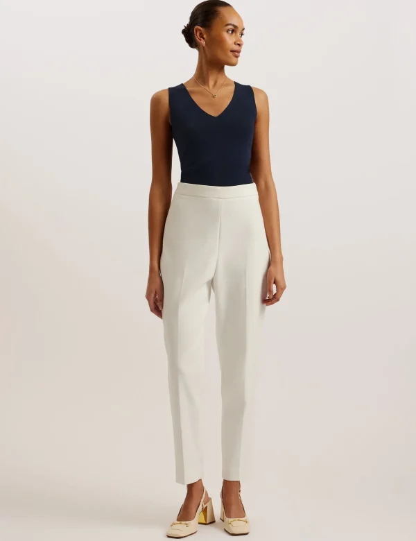 Josiiy V-Neck Slim Fit Sleeveless Knit Top