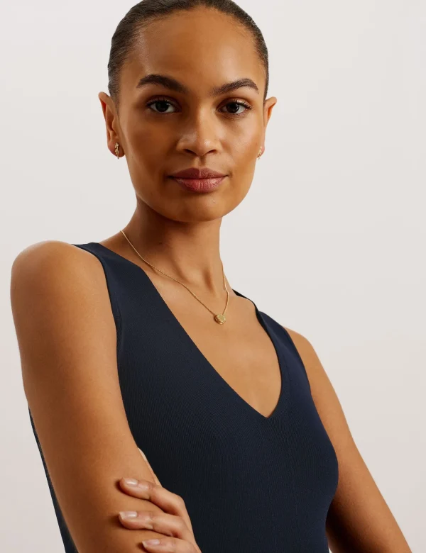 Josiiy V-Neck Slim Fit Sleeveless Knit Top