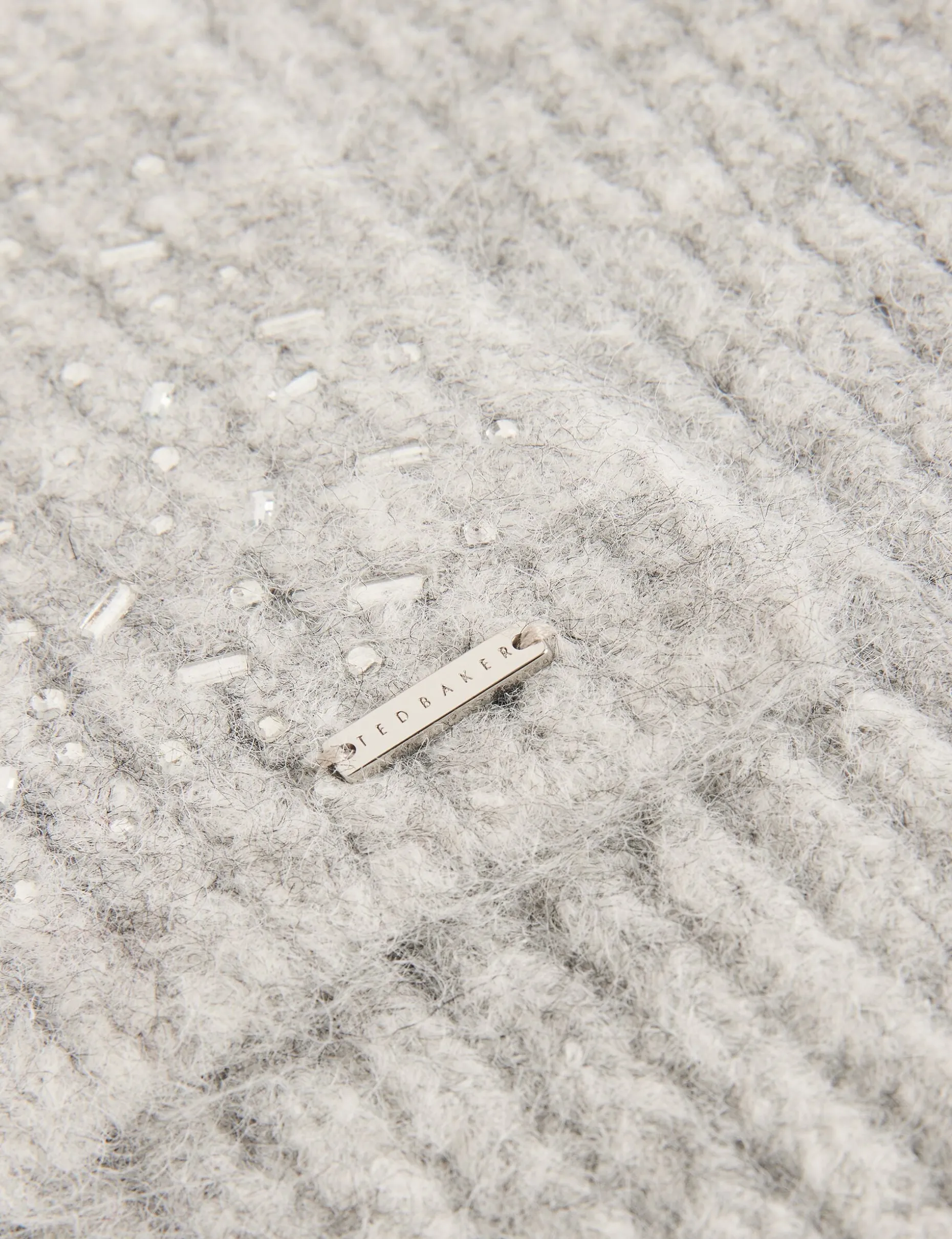 keriisa_scattered_rhinest_1.webp Keriisa Scattered Rhinestone Knitted Scarf