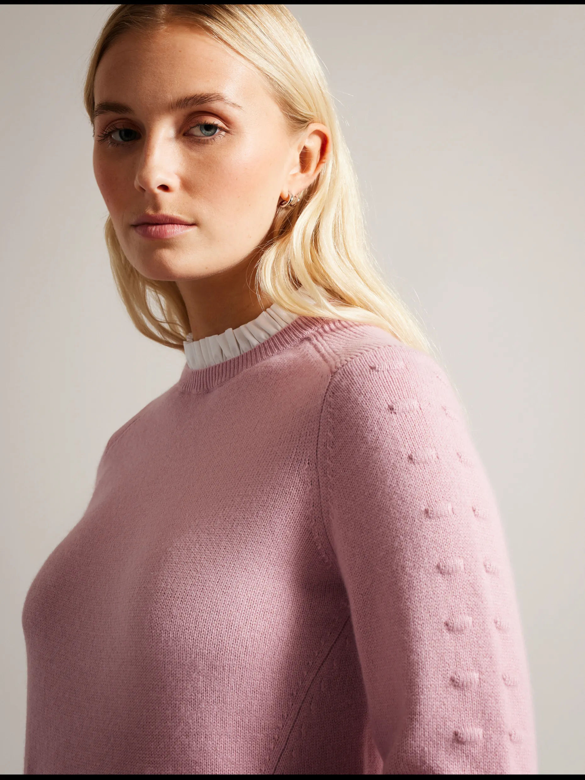 lissiah_bobble_detail_shi_1-1.webp Lissiah Bobble Detail Shirt Hem Knitted Jumper
