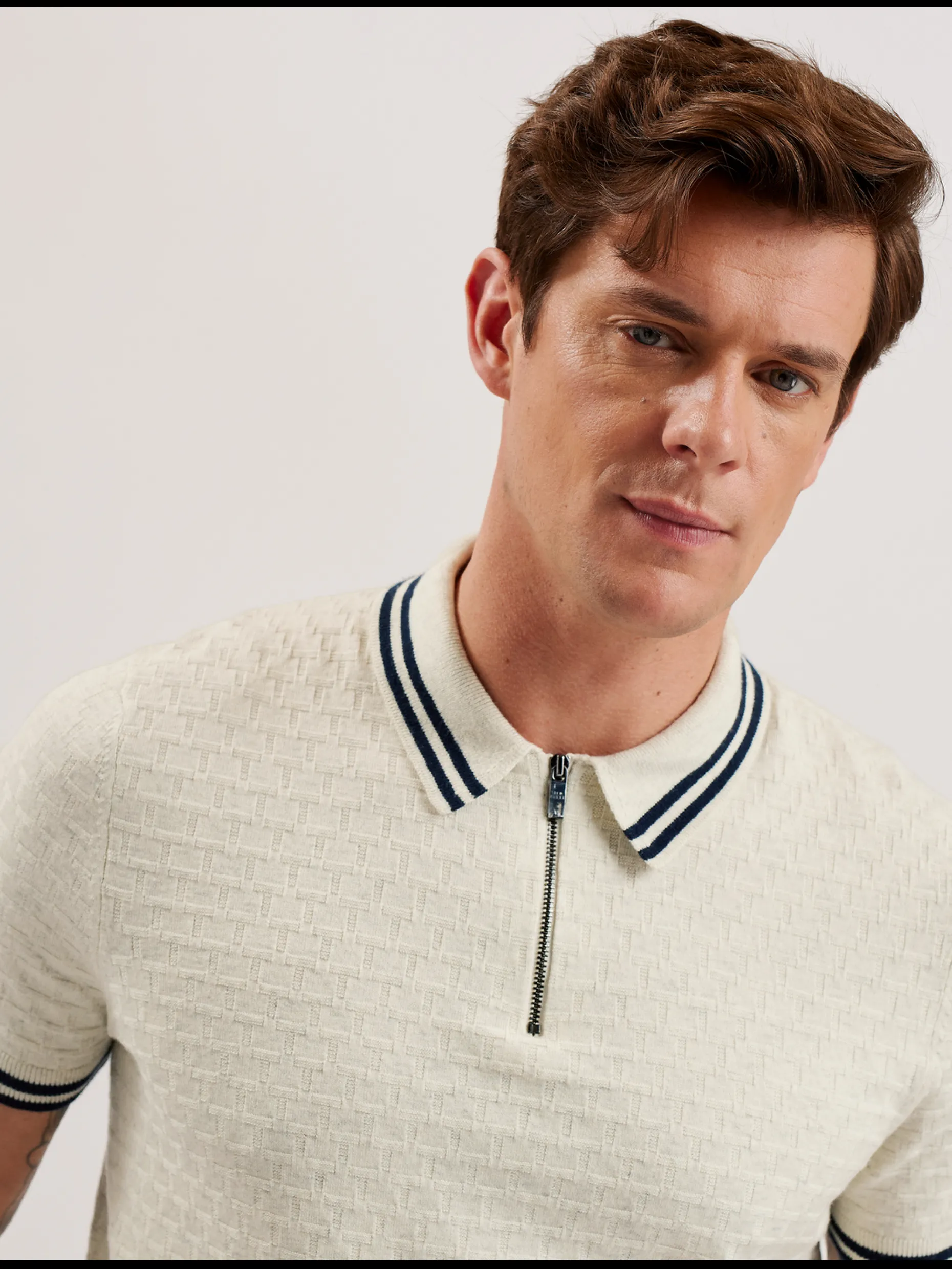 mahani_short_sleeve_zip_p_1-1.webp Mahani Short Sleeve Zip Polo