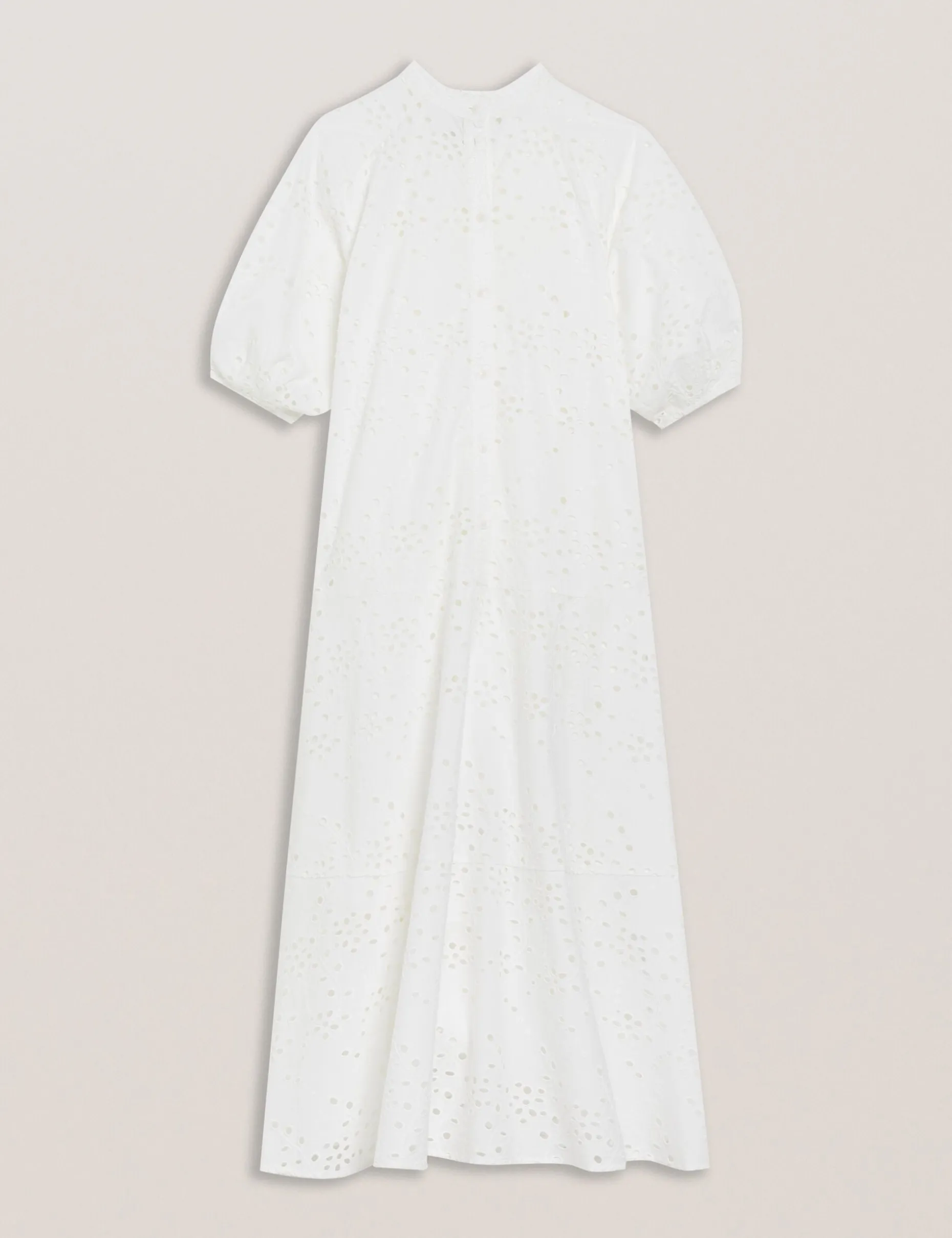 nikaia_oversized_broderie_4.webp Nikaia Oversized Broderie Dress