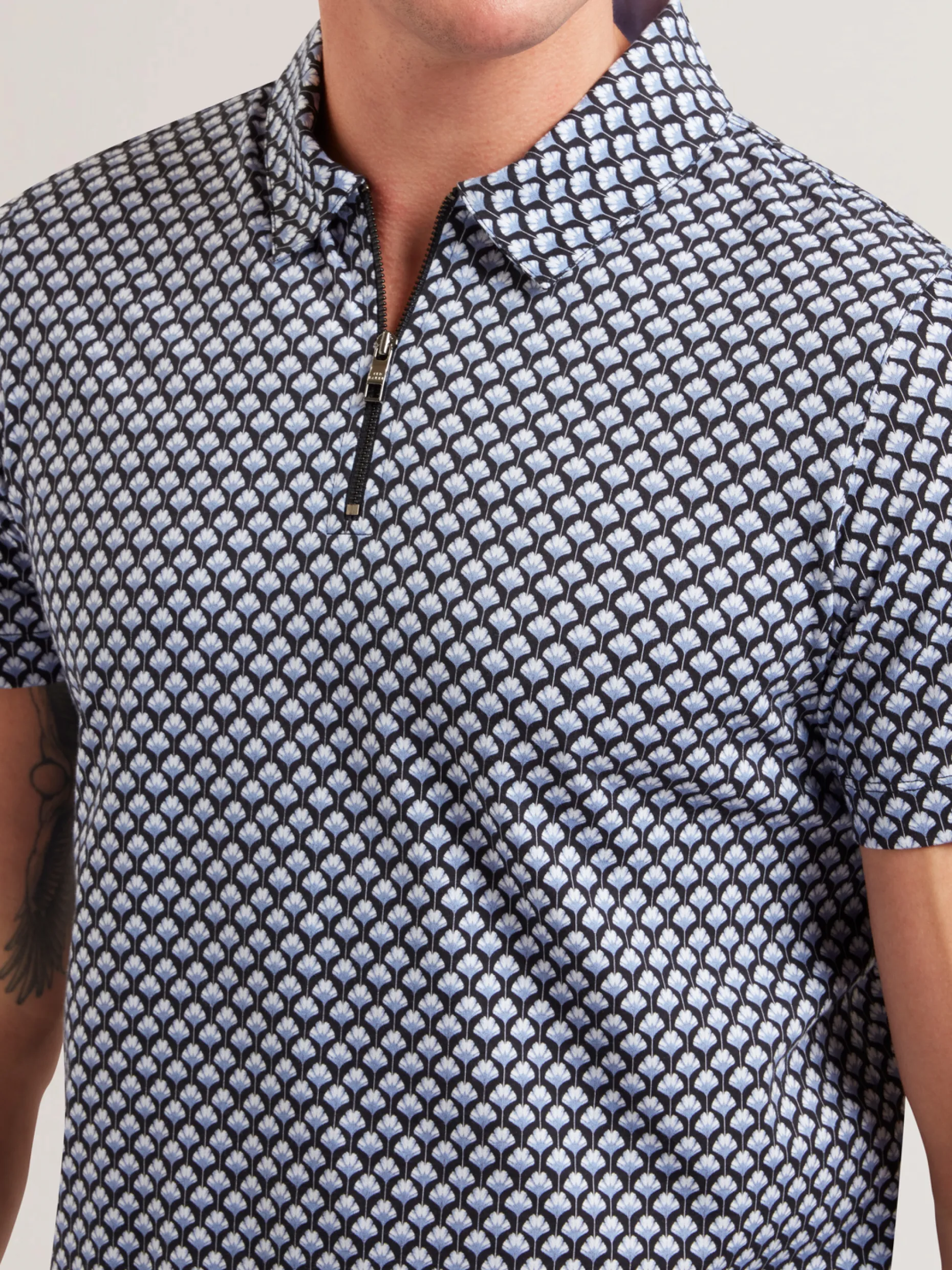 ounslo__short_sleeve_regu_2.webp Ounslo Short Sleeve Regular Fit Printed Zip Polo