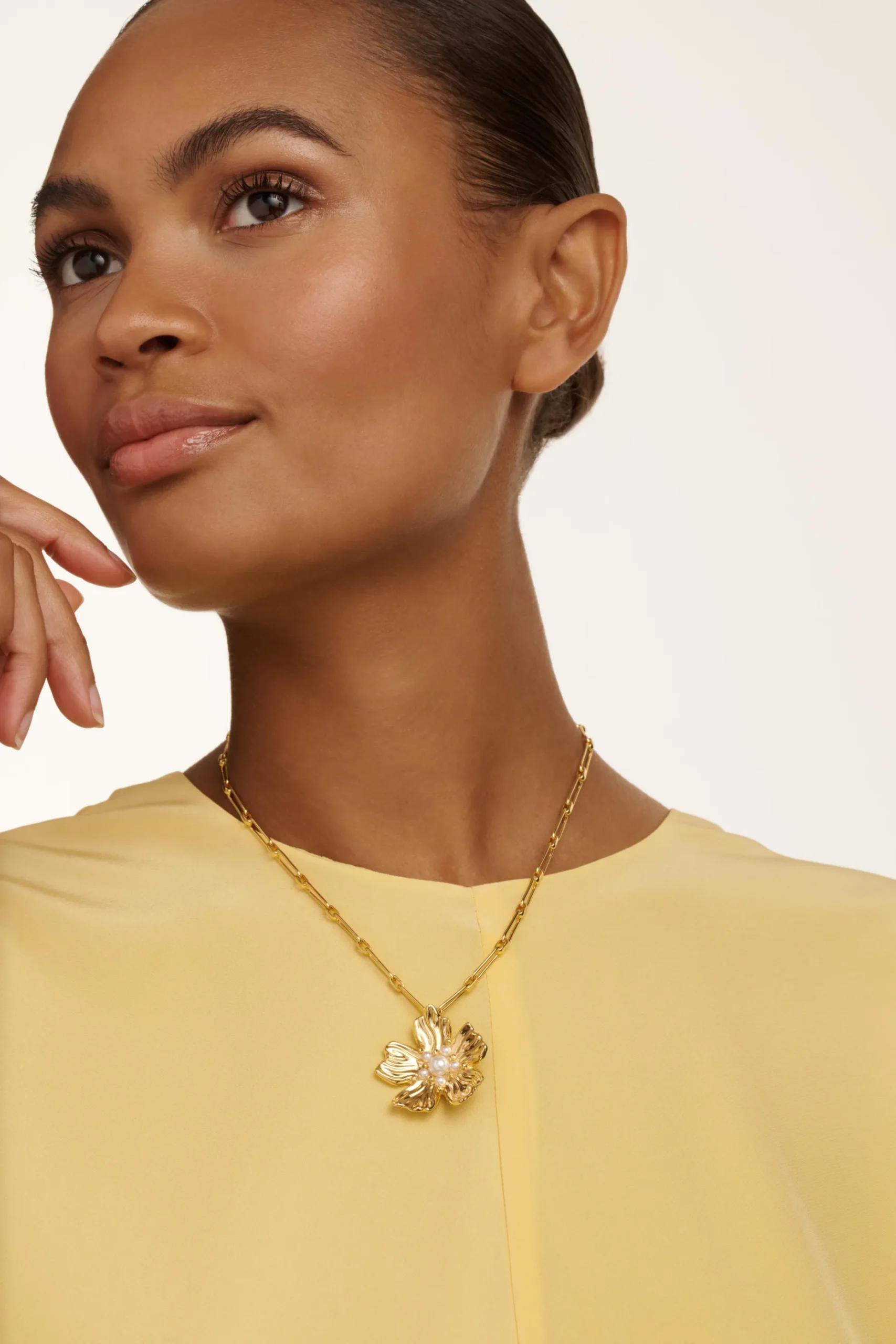 pettaa_flower_statement_n_1.webp Pettaa Flower Statement Necklace