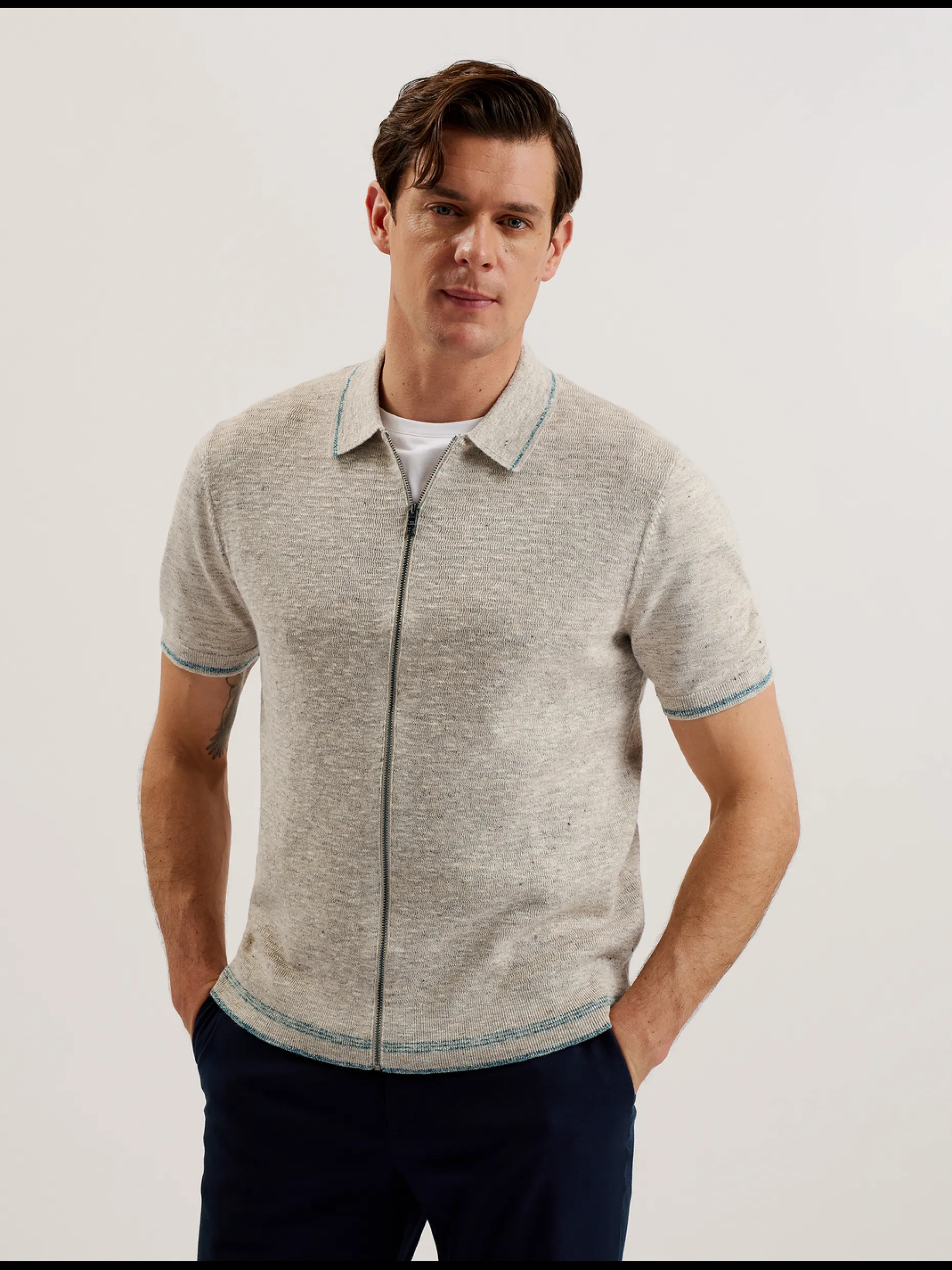 rojor_short_sleeve_zip_th_0-1.webp Rojor Short Sleeve Zip Through Textured Front Polo