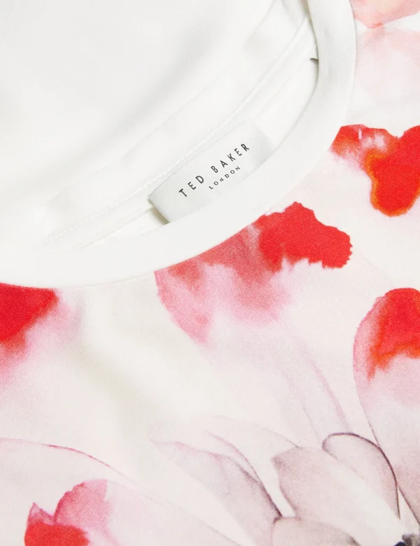 Sindhaa Floral Print Fitted Short Sleeve T-Shirt