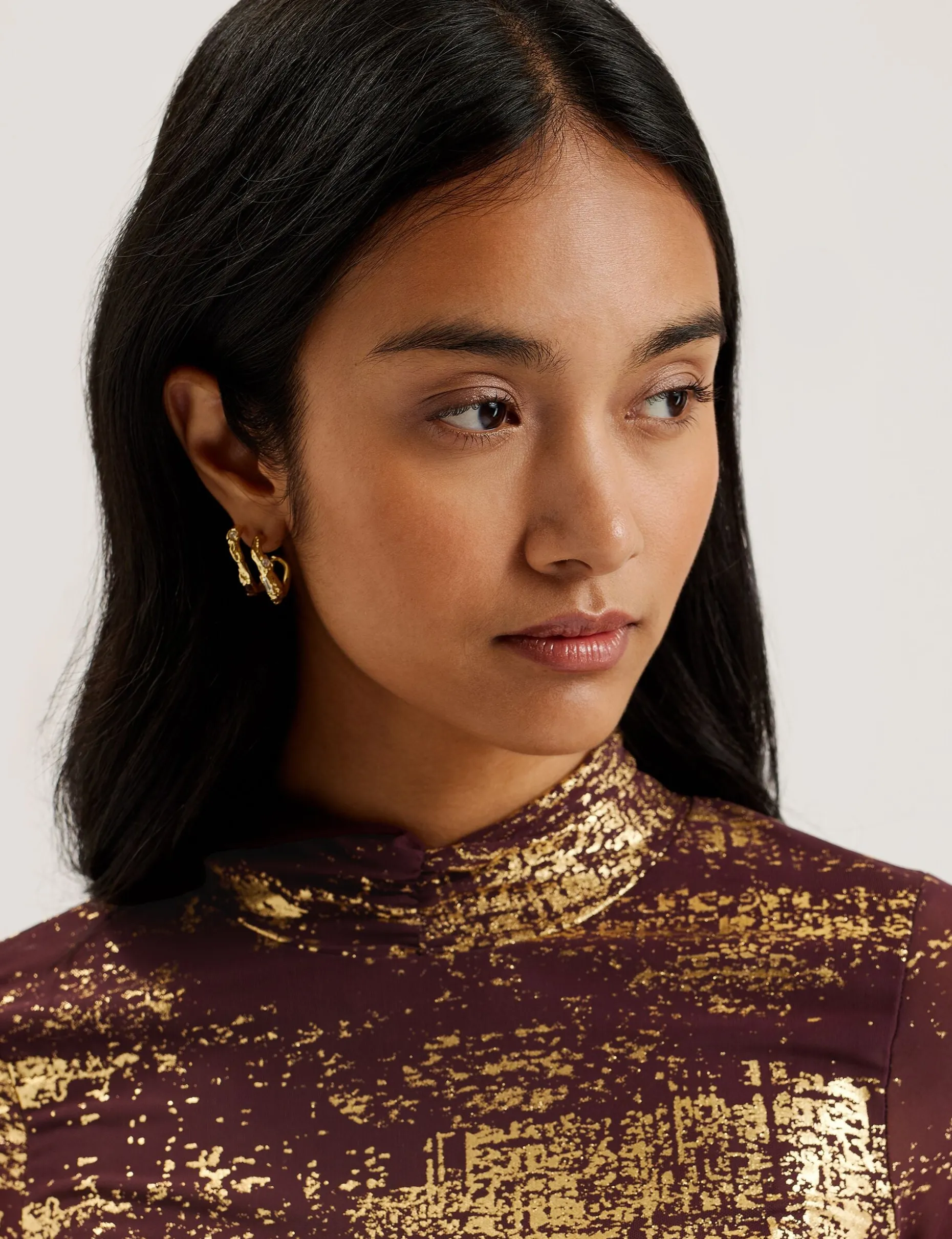 sofiy_foil_print_high_nec_3.webp Sofiy Foil Print High Neck Mesh Top