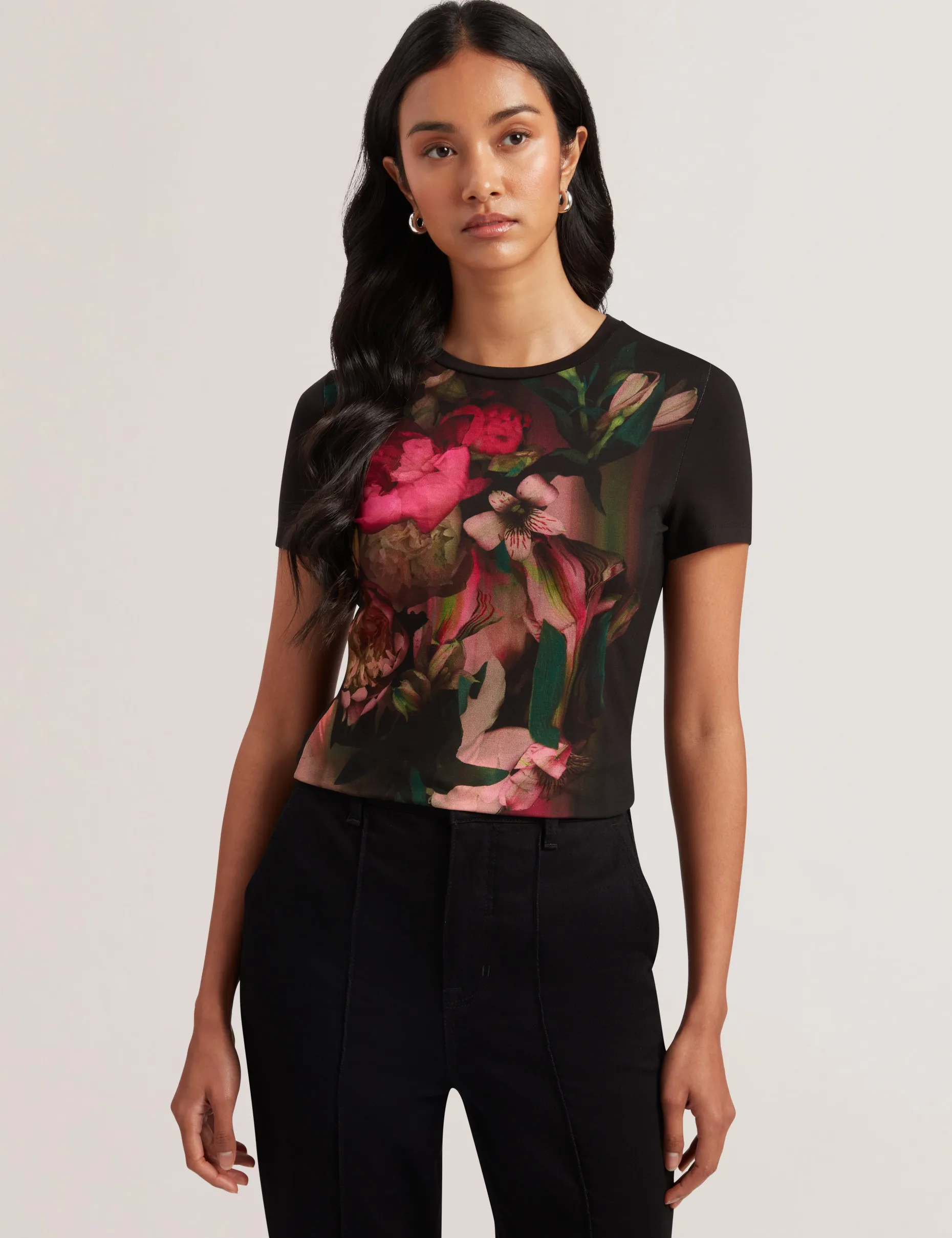 sunnyy_blurred_floral_pri_1.webp Sunnyy Blurred Floral Print Slim Fit T-Shirt