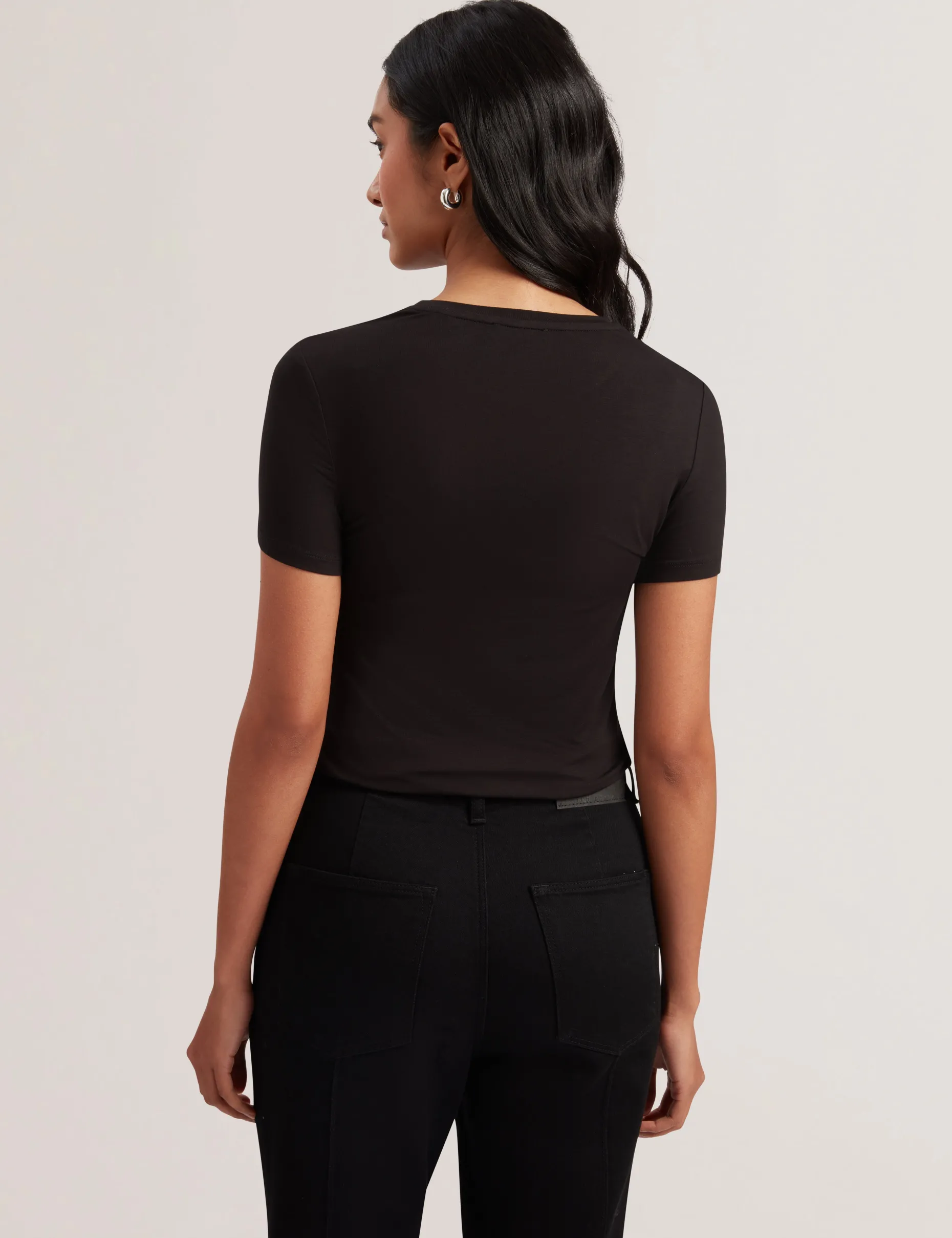 sunnyy_blurred_floral_pri_3.webp Sunnyy Blurred Floral Print Slim Fit T-Shirt