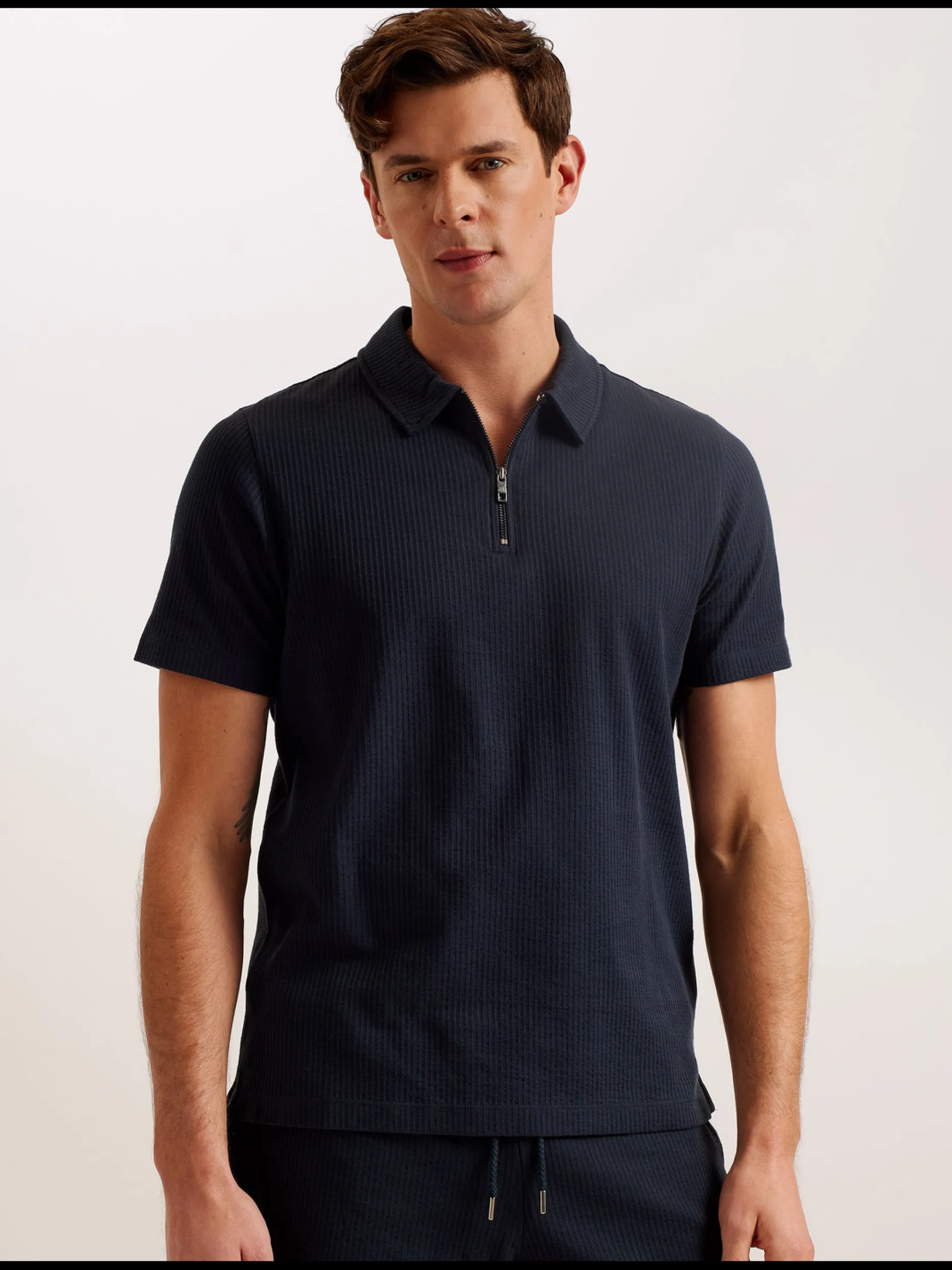 zarkes_short_sleeve_regul_1-1.webp Zarkes Short Sleeve Regular Zip Polo